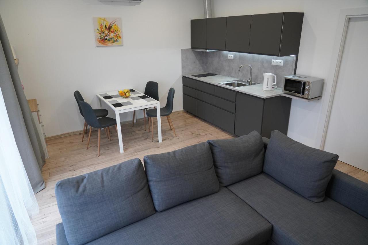 Apartman Zuzana Nesvady Exterior foto