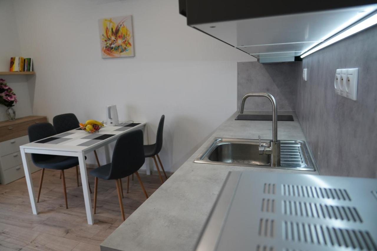 Apartman Zuzana Nesvady Exterior foto